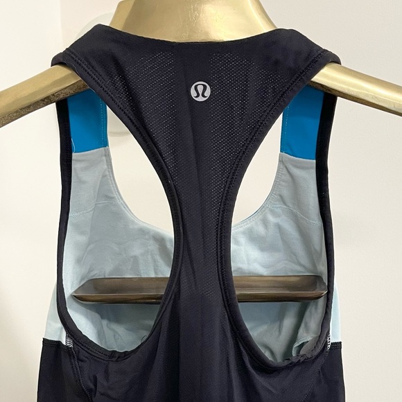 Pretty Lululemon built in bra sports top! - Picture 5 of 6